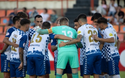 L'equip, conjurant-se abans del partit a Tarragona | Roger Benet